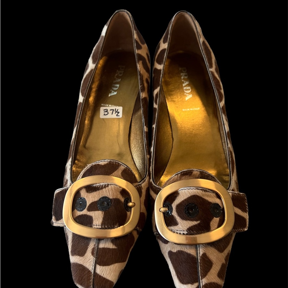 Never worn vintage Prada- RARE FIND size 7.5